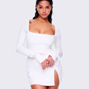 Finesse Kesia Mini Elegant White Long-Sleeve Bow Dress Medium